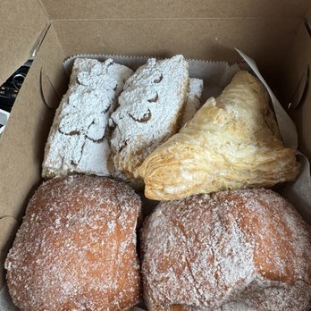 Paalaa Kai Bakery - Bakeries Near Me - Waialua, Hawaii