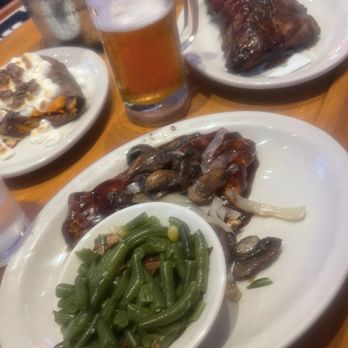 Texas Roadhouse - Chicken breast with mushrooms and green beans - Steakhouses Near Me - Oceanside, California Texas Roadhouse - Chicken breast with mushrooms and green beans - Steakhouses Near Me - Oceanside, California