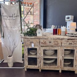Olives and Home Downtown - Boutique coffee bar and curated home décor display in downtown Visalia.