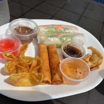 The Deck Food Park - Appetizer plate - Food Court Near Me - Magnolia, Texas The Deck Food Park - Appetizer plate - Food Court Near Me - Magnolia, Texas