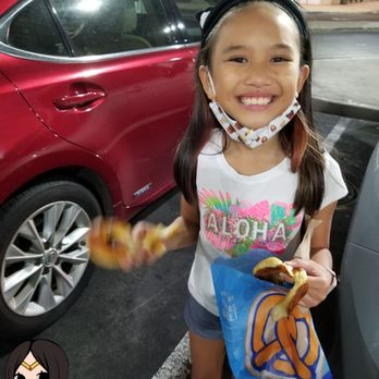 Auntie Anne's - Got more free pretzels! - Pretzels Near Me - Honolulu, Hawaii