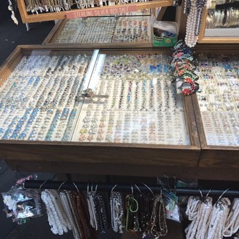 Duke's Marketplace - Pop-up Shops Near Me - Honolulu, Hawaii Duke's Marketplace - Pop-up Shops Near Me - Honolulu, Hawaii