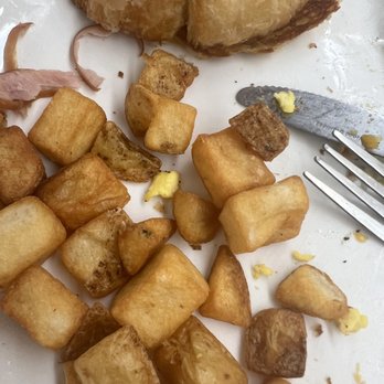 Cornerstone Bakery & Cafe - Potatoes that were cold with NO rosemary like menu states - Bakeries Near Me - Ruidoso, New Mexico