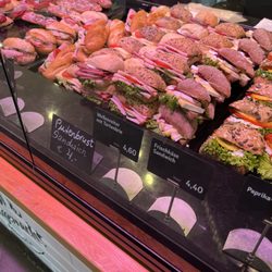 Vinzenzmurr - Deli counter, hard to choose!