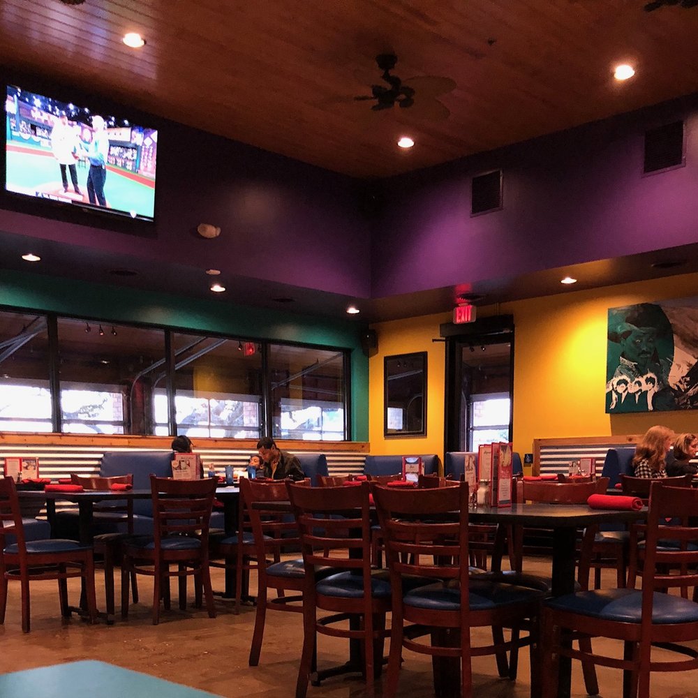 Serranos - dining area - Tex-Mex Near Me - Cedar Park, Texas Serranos - dining area - Tex-Mex Near Me - Cedar Park, Texas