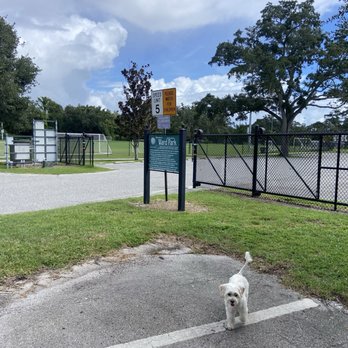 Ward Memorial Park - Parks Near Me - Winter Park, Florida