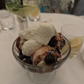 Mister Charles - Soda Fountain Sundae - American Near Me - Dallas, Texas