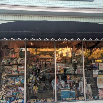 Le Marche - Outside - Antiques Near Me - Norfolk, Virginia Le Marche - Outside - Antiques Near Me - Norfolk, Virginia