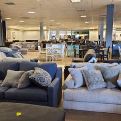 Renns Electronics & More - Interior.