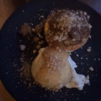 The Tasting Room - Apple cheese cake topped with caramel and homemade streusel crumble. With vanilla ice cream - Wine Bars Near Me - Koloa, Hawaii