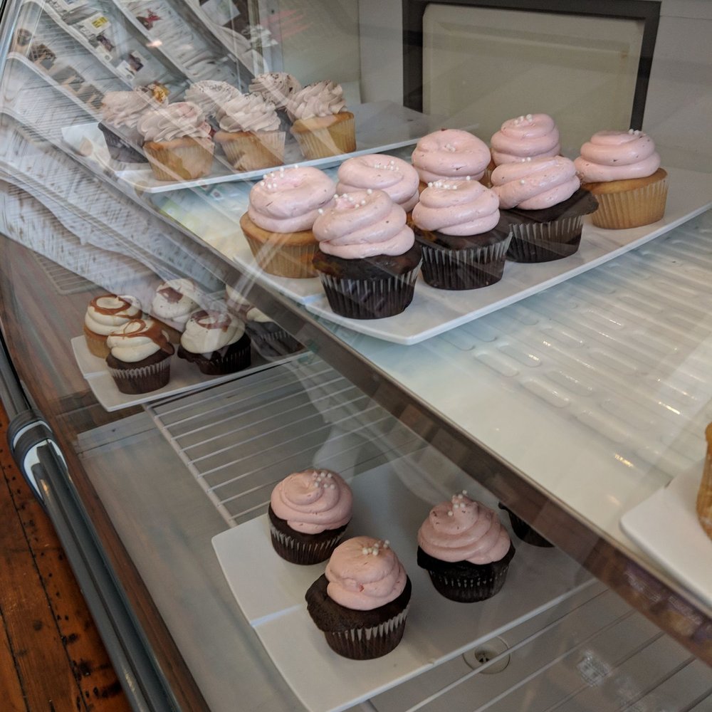 Le Petit Cafe & Grille - Case of cupcakes - Cupcakes Near Me - Pittsburgh, Pennsylvania Le Petit Cafe & Grille - Case of cupcakes - Cupcakes Near Me - Pittsburgh, Pennsylvania