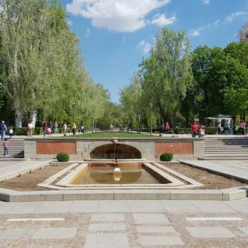 Estanque Grande del Buen Retiro - Great weather and place for a walk. - Parks Near Me - Madrid, M