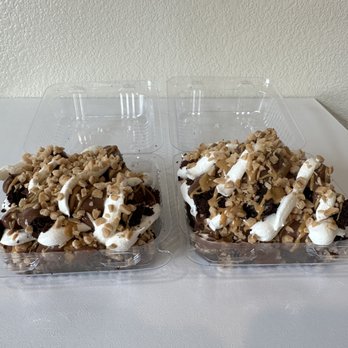 Carly’s HIsweetsinLV - Chocolate Peanut Butter Trifle - Cupcakes Near Me Carly’s HIsweetsinLV - Chocolate Peanut Butter Trifle - Cupcakes Near Me