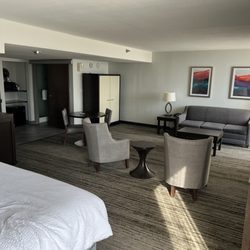 Holiday Inn Alexandria - Downtown - Spacious room...