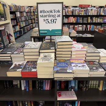 Books A Million - Bookstores Near Me - Kissimmee, Florida