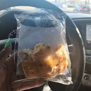 Dutch Bros Coffee - Orange cranberry muffin top - Juice Bars & Smoothies Near Me - Lancaster, California