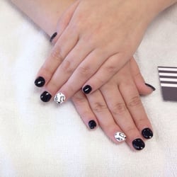 Revive Nail Bar