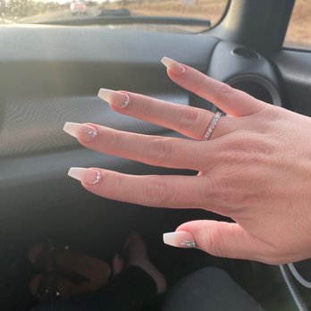 Venice Nails and Spa - Left hand - Nail Salons Near Me - Lubbock, Texas Venice Nails and Spa - Left hand - Nail Salons Near Me - Lubbock, Texas
