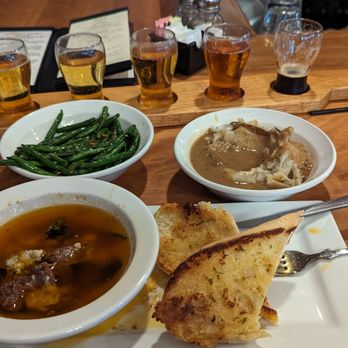 Timber Creek Tap & Table - Filet tips, mashed potatoes and green beans. - American Near Me - Meadville, Pennsylvania