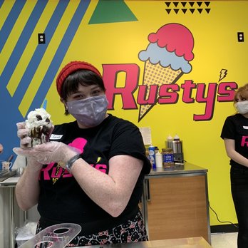 Rusty's Ice Cream - Rustys amazing ice cream and staff - Ice Cream & Frozen Yogurt Near Me - Fort Wayne, Indiana
