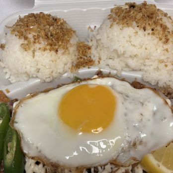 Sw8 Dada's Sizzling Sisig - Pork Sisig with fried egg and garlic rice - Food Trucks Near Me - Waipahu, Hawaii