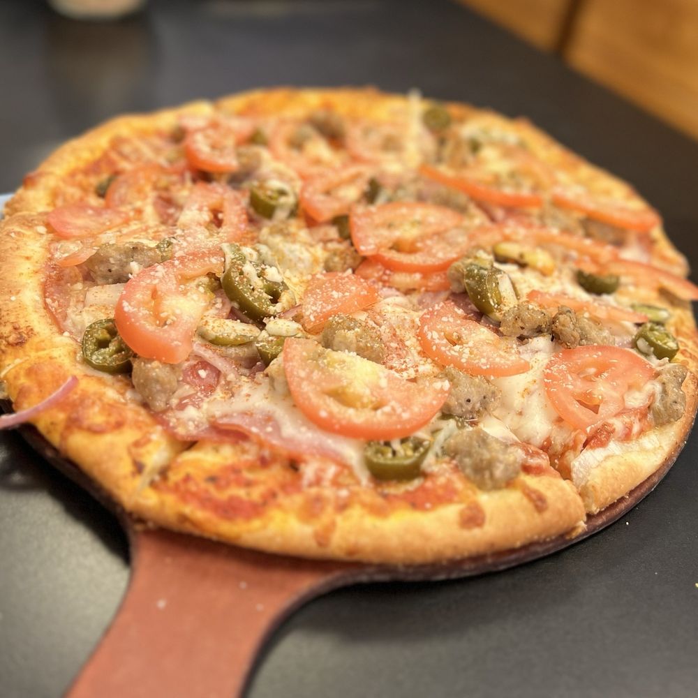Blake's Pizzeria & Ice Cream Logo