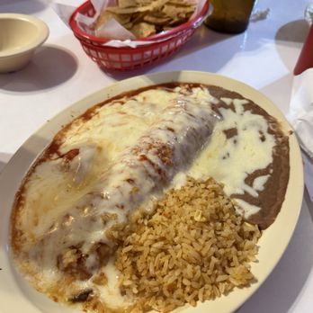 Casa De Leon - Enchilada and burrito plate - Mexican Near Me - Houston, Texas