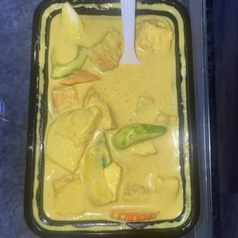 Bahn Thai - Yellow curry w/ Fried tofu - Thai Near Me - San Diego, California