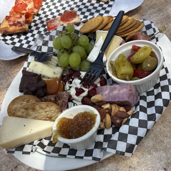 Giracci Vineyards - Wineries Near Me - Silverado, California