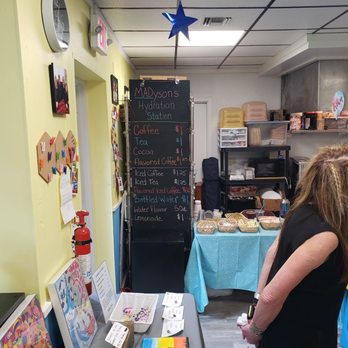 Lynette's MAD Custom Cakes - a woman standing in a bakery - Bakeries Near Me - New Kensington, Pennsylvania Lynette's MAD Custom Cakes - a woman standing in a bakery - Bakeries Near Me - New Kensington, Pennsylvania