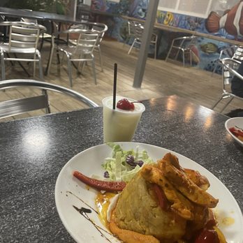 Costa Mia - mofongo de pollo y una piña colada - Seafood Near Me - Fajardo, Puerto Rico