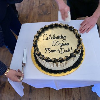 The North House - The most amazing vanilla cake I've ever had! - American Near Me - Avon, Connecticut The North House - The most amazing vanilla cake I've ever had! - American Near Me - Avon, Connecticut