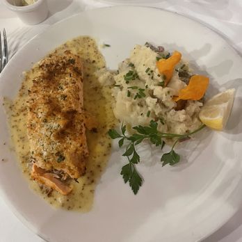 Chart House - Lemon Salmon and mashed potatoes - Seafood Near Me - Alexandria, Virginia Chart House - Lemon Salmon and mashed potatoes - Seafood Near Me - Alexandria, Virginia