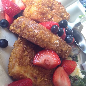 Marston's - Try the crispy french toast...make sure to add berries! - Breakfast & Brunch Near Me - Pasadena, California