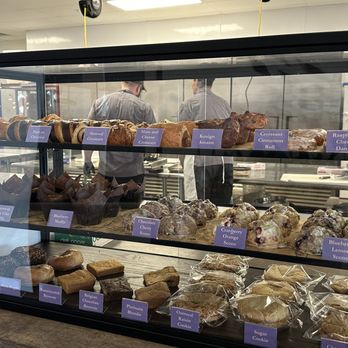 Le Petit Gateau - Daily offerings - Bakeries Near Me - Carmel, Indiana