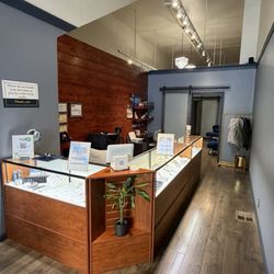 Petaluma Piercing Company - Inside