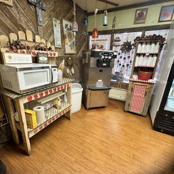 LOVE CREEK ORCHARDS- THE APPLE STORE - Updated July 2026 - 71