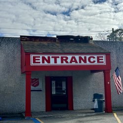 Salvation Army the Thrift Store - Entrance