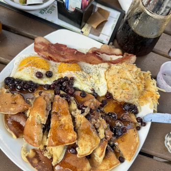 Gulf Drive Cafe - Famous gulf drive breakfast - Seafood Near Me - Bradenton Beach, Florida