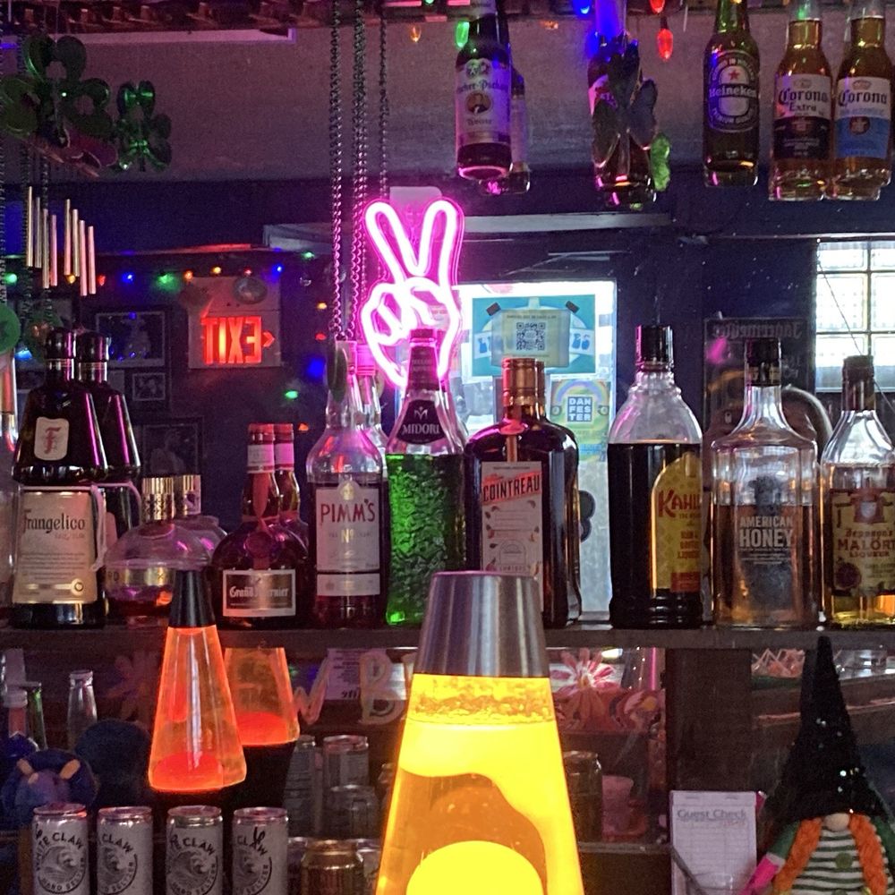 Twisted Hippie - Beer Bar Near Me - Woodstock, Illinois Twisted Hippie - Beer Bar Near Me - Woodstock, Illinois