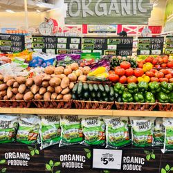 Sprouts Farmers Market - So neat and organized
