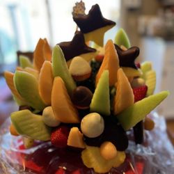 Edible Arrangements - Fresh fruit bouquet! Too fresh .