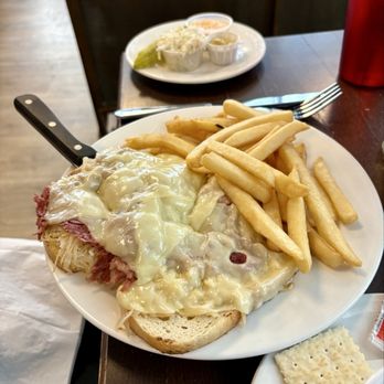 George's - Corn beef rueben - American Near Me - New York, New York