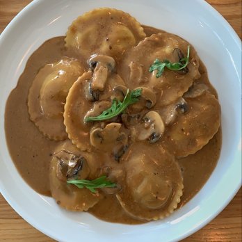 Luna Pasta e Dolci Take-Away - Agnolotti Ossobuco with golden sauce - Pasta Shops Near Me - Miami, Florida Luna Pasta e Dolci Take-Away - Agnolotti Ossobuco with golden sauce - Pasta Shops Near Me - Miami, Florida