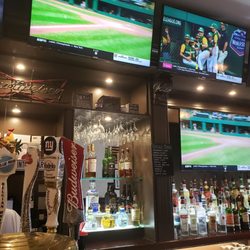 Jack Baileys - Beers on tap and TV behind the bar