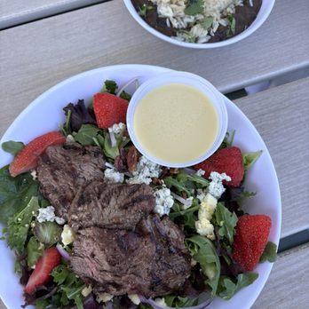 Sizzlin’ Greens - Summer salad with steak - Salad Near Me - Winter Garden, Florida Sizzlin’ Greens - Summer salad with steak - Salad Near Me - Winter Garden, Florida