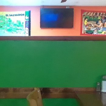 Los Cabos 2 - Colorful interior - Salvadoran Near Me - Bakersfield, California Los Cabos 2 - Colorful interior - Salvadoran Near Me - Bakersfield, California