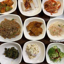 Banchan (side dishes) Banchan (side dishes)