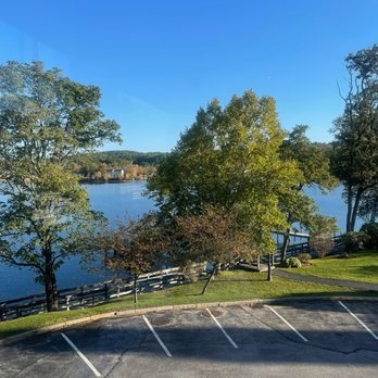 Lakehouse Grille - Nice view from the dinning area - American Near Me - Meredith, New Hampshire