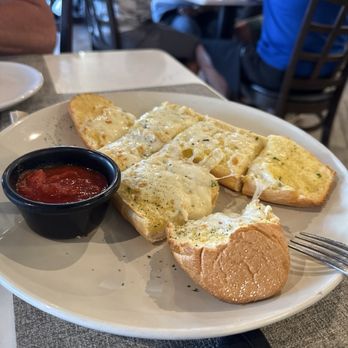 Napoli's Italian Restaurant - Garlic Cheese Bread - Italian Near Me - South Ogden, Utah